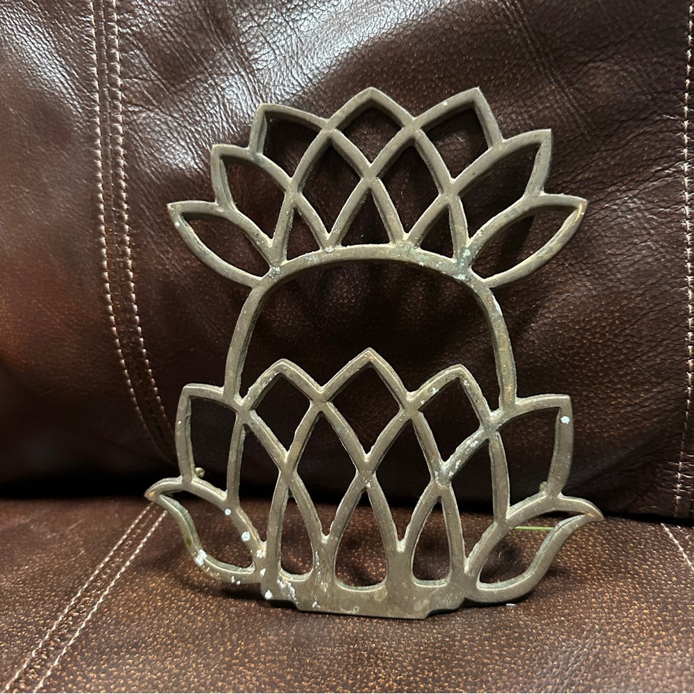 1976‎ Virginia Metalcrafters Newport Pineapple Cast Brass Trivet